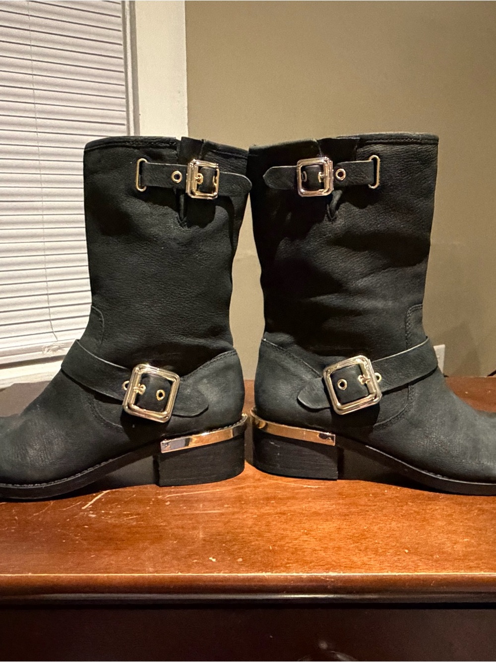 Vince Camuto “Windy” 7.5 Black Mid-Calf Buckle Moto/Riding Boots Gold Hardware - Picture 9 of 14